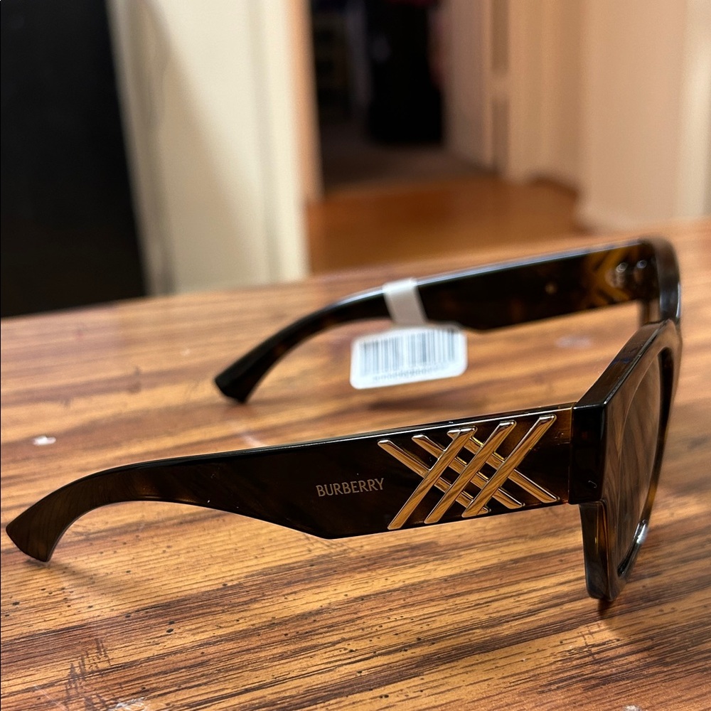 Burberry Black and Tortoiseshell Sunglasses